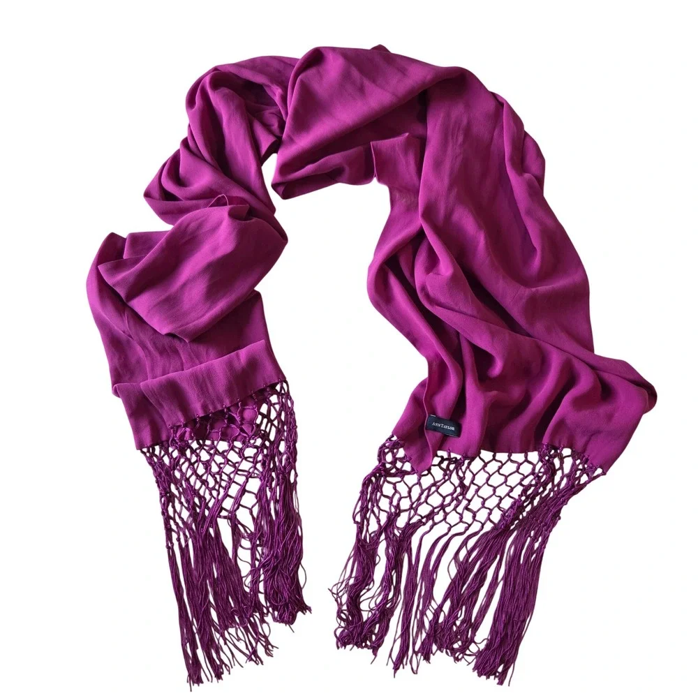 Ann Taylor 100% Silk Wrap Scarf Magenta Purple Macrame Knotted Fringe Shawl18x90